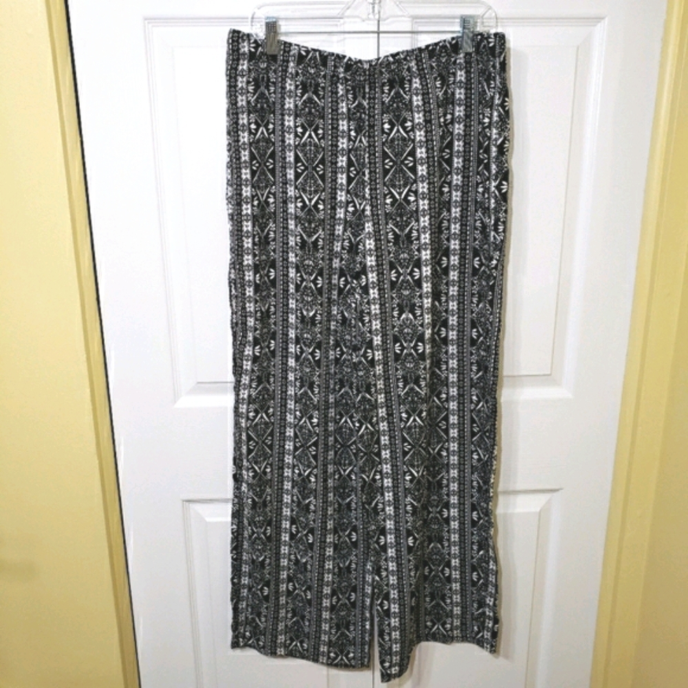 Pink Republic NWT wide leg pull on pants 12-14